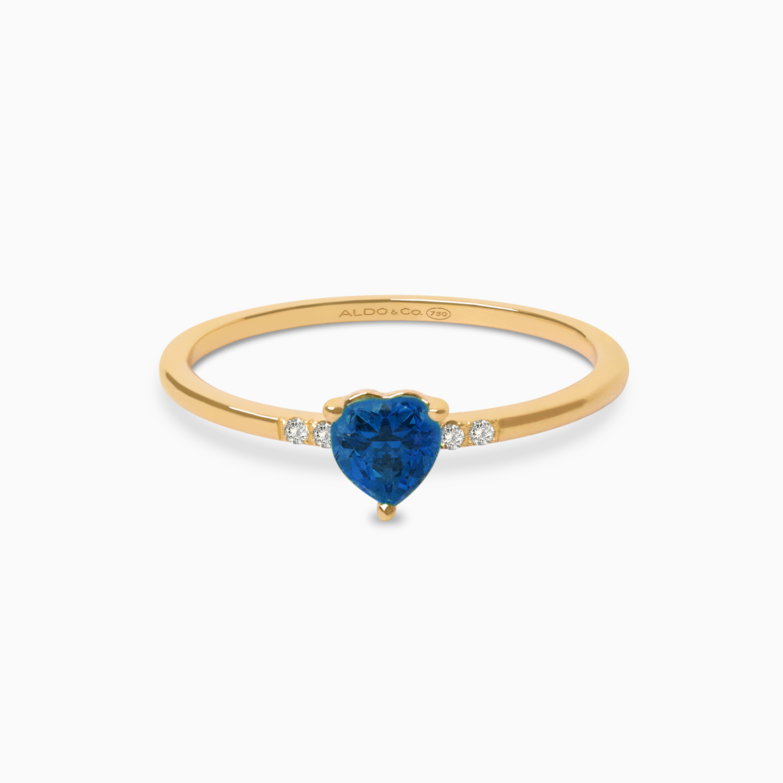 Anillo Love en oro amarillo de 18K con zafiro corazón