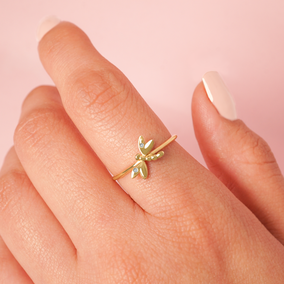 Anillo en oro amarillo de 18K libélula con brillante